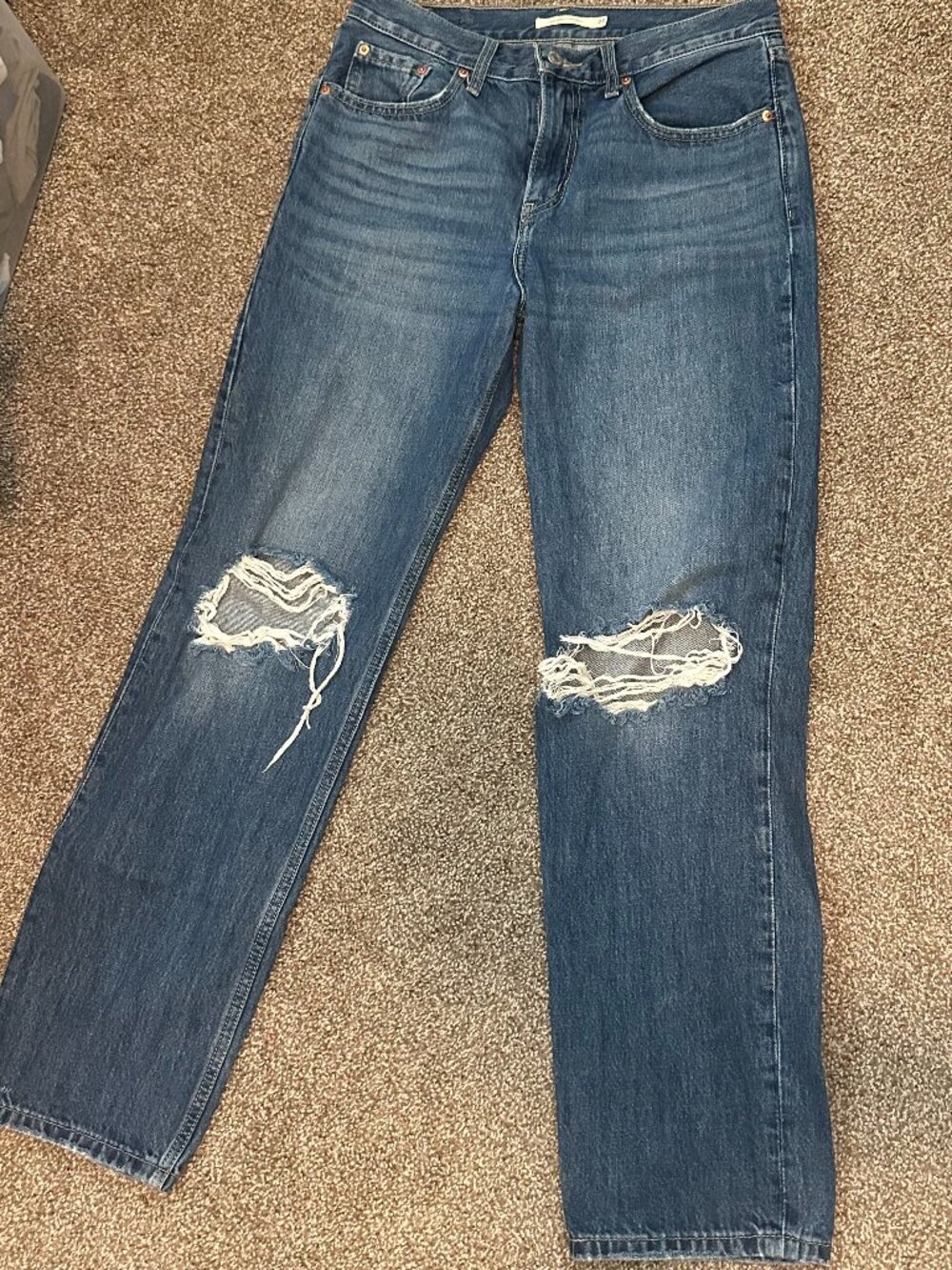 Levi’s Low Pro Straight Jeans Distressed Knee Size 27